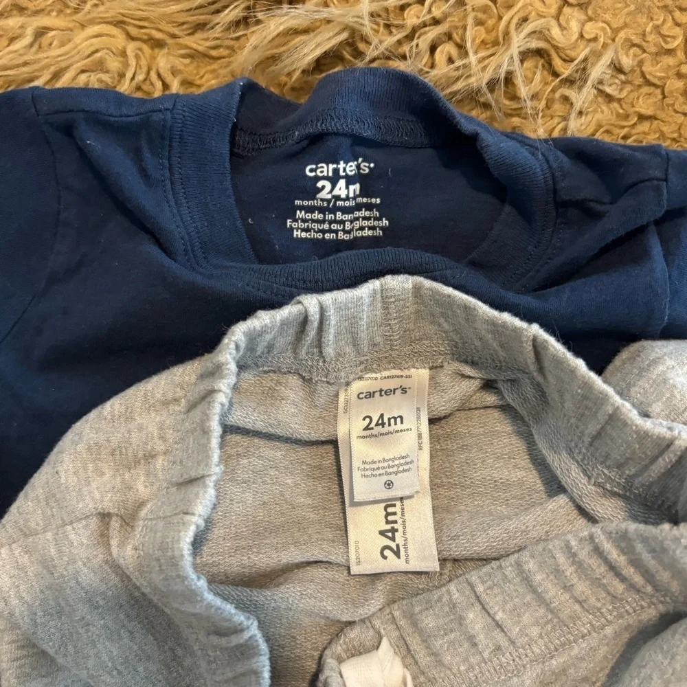 Boys Carter's Navy Dinosaur 🦕 Tee and Light Gray Shorts Set 2 piece 24mo Summer